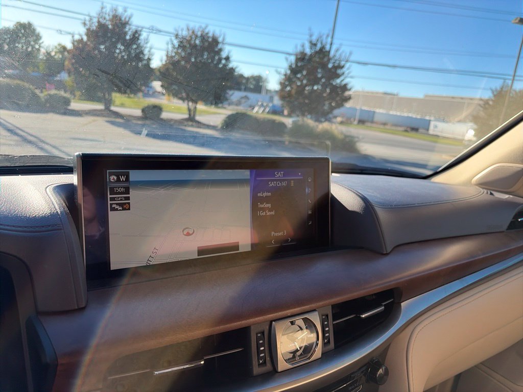 Used 2019 Lexus LX 570 4WD w/ Luxury Package image 9