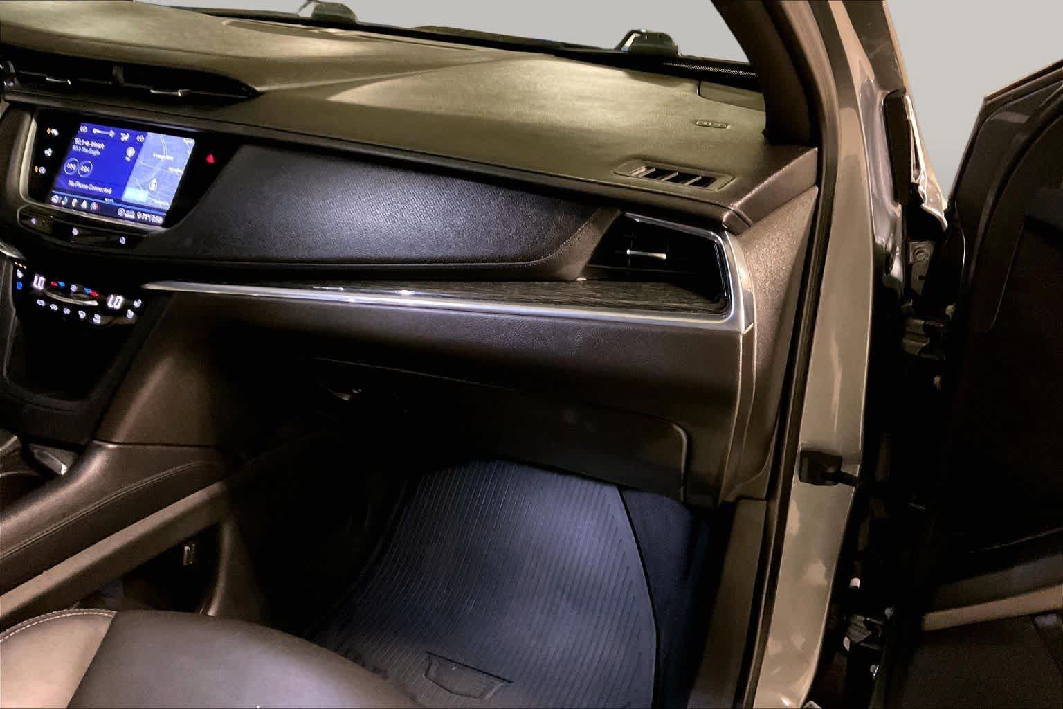 Used 2020 Cadillac XT5 Premium Luxury FWD image 17