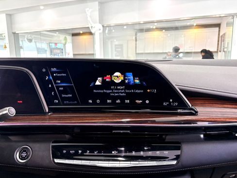 Used 2023 Cadillac Escalade Premium Luxury image 23