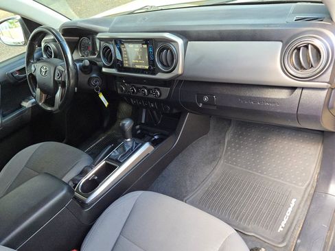 Used 2016 Toyota Tacoma SR5 image 26