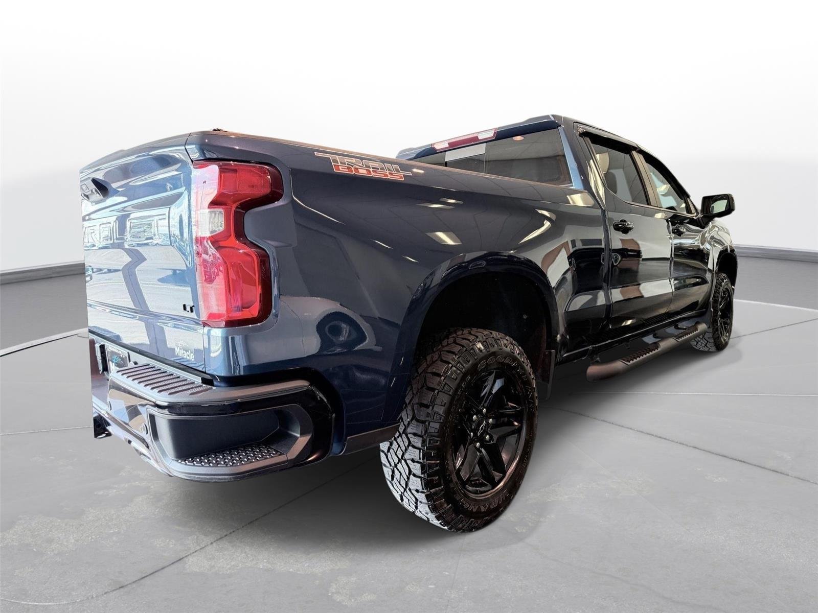 Used 2022 Chevrolet Silverado 1500 LT Trail Boss w/ LT Trail Boss Premium Package AWD/4WD image 13
