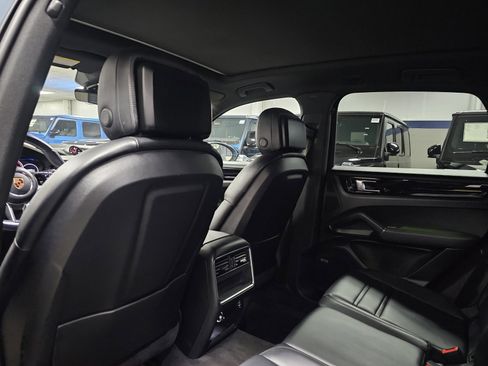 Used 2019 Porsche Cayenne image 7