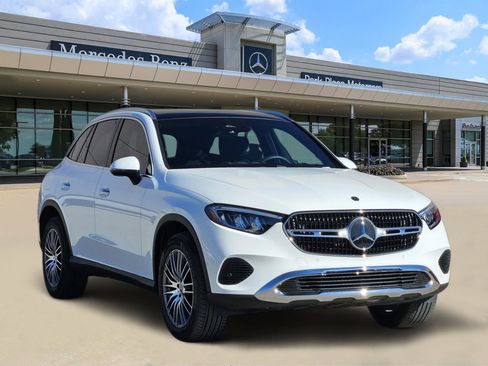 Used 2026 Mercedes-Benz GLC 300 4MATIC image 2