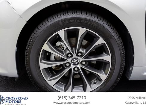 Used 2018 Toyota Avalon XLE Premium FWD image 9