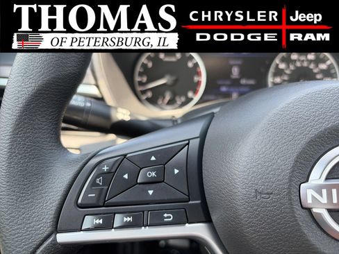 Used 2025 Nissan Altima 2.5 SV FWD image 14