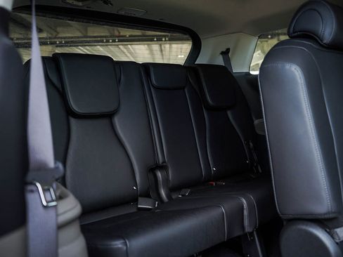 New 2026 Kia Carnival FWD image 13