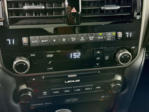 Used 2023 Lexus GX 460 Luxury w/ Sport Design Package AWD/4WD image 26