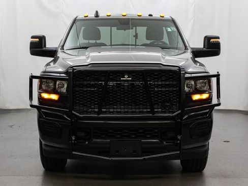 Used 2024 RAM 3500 Tradesman w/ Snow Chief Group AWD/4WD image 3