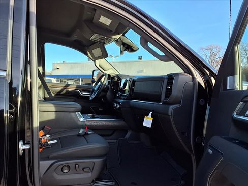 New 2026 GMC Sierra 2500 SLT w/ SLT Premium Package image 18