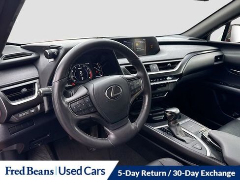 Used 2019 Lexus UX 200 image 10