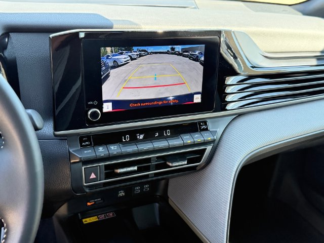 Used 2026 Toyota Camry SE FWD image 17