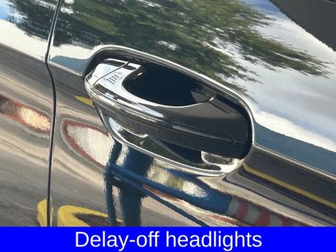 Used 2023 Ford Edge SEL image 18