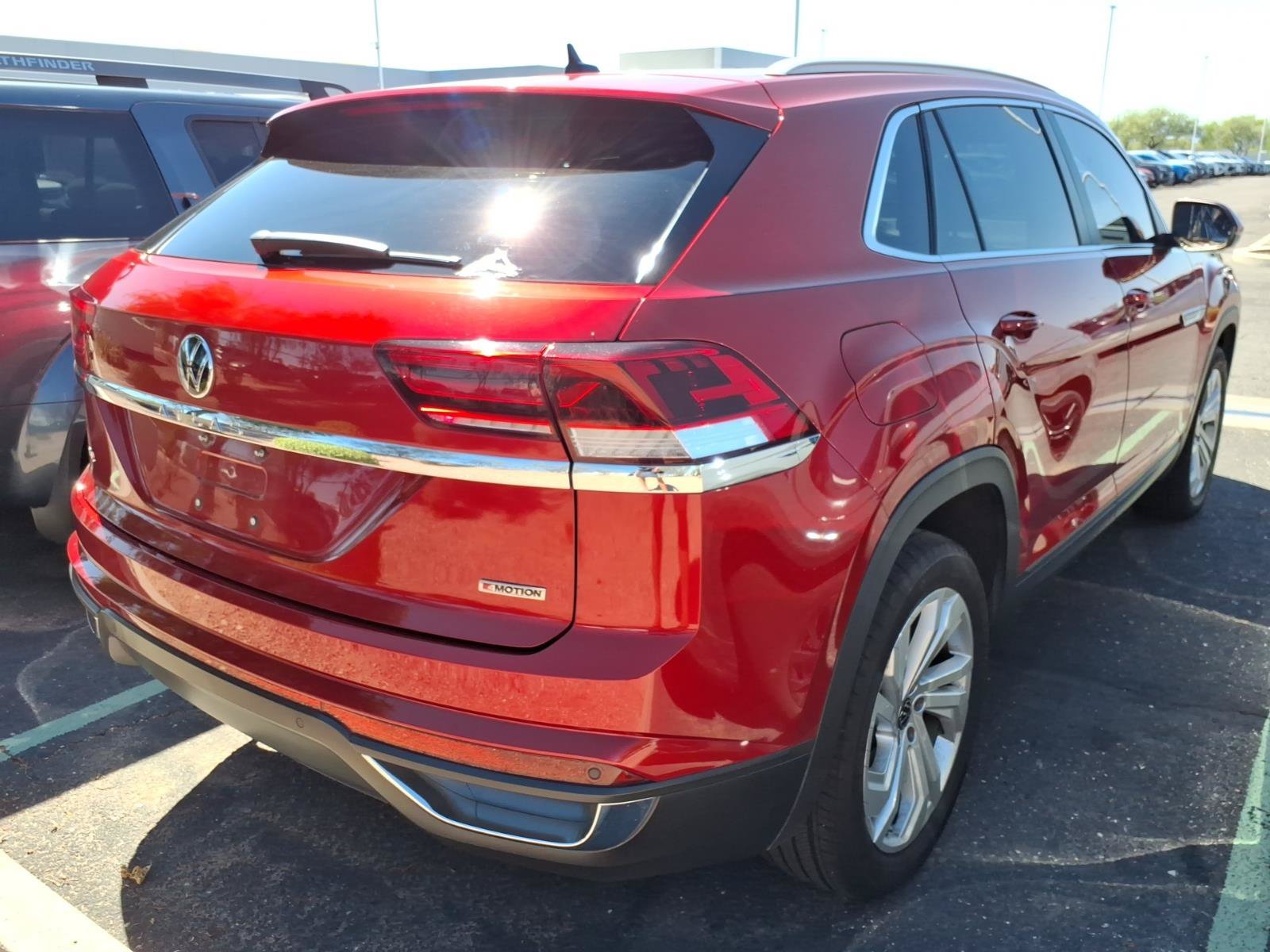 Certified 2020 Volkswagen Atlas Cross Sport SEL AWD/4WD image 3