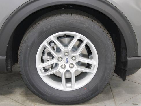 New 2026 Ford Explorer Active RWD image 12
