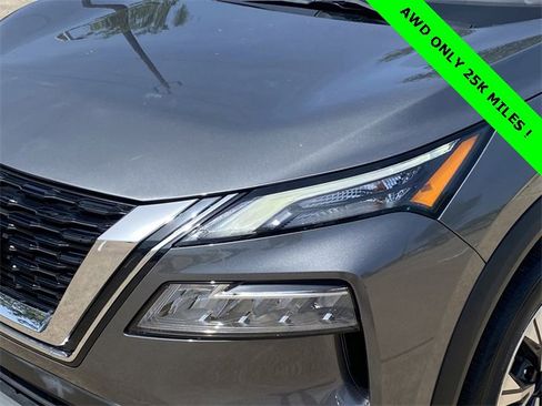 Used 2023 Nissan Rogue SV image 10