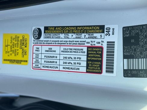 Used 2023 Toyota Sienna Limited image 52