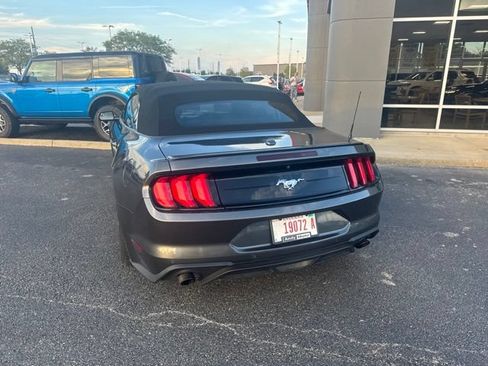 Used 2018 Ford Mustang Premium RWD image 10