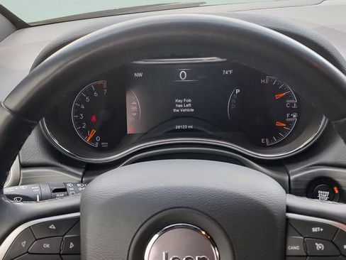 Certified 2022 Jeep Grand Cherokee Limited image 12