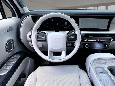 Used 2026 Hyundai Palisade Calligraphy FWD image 8