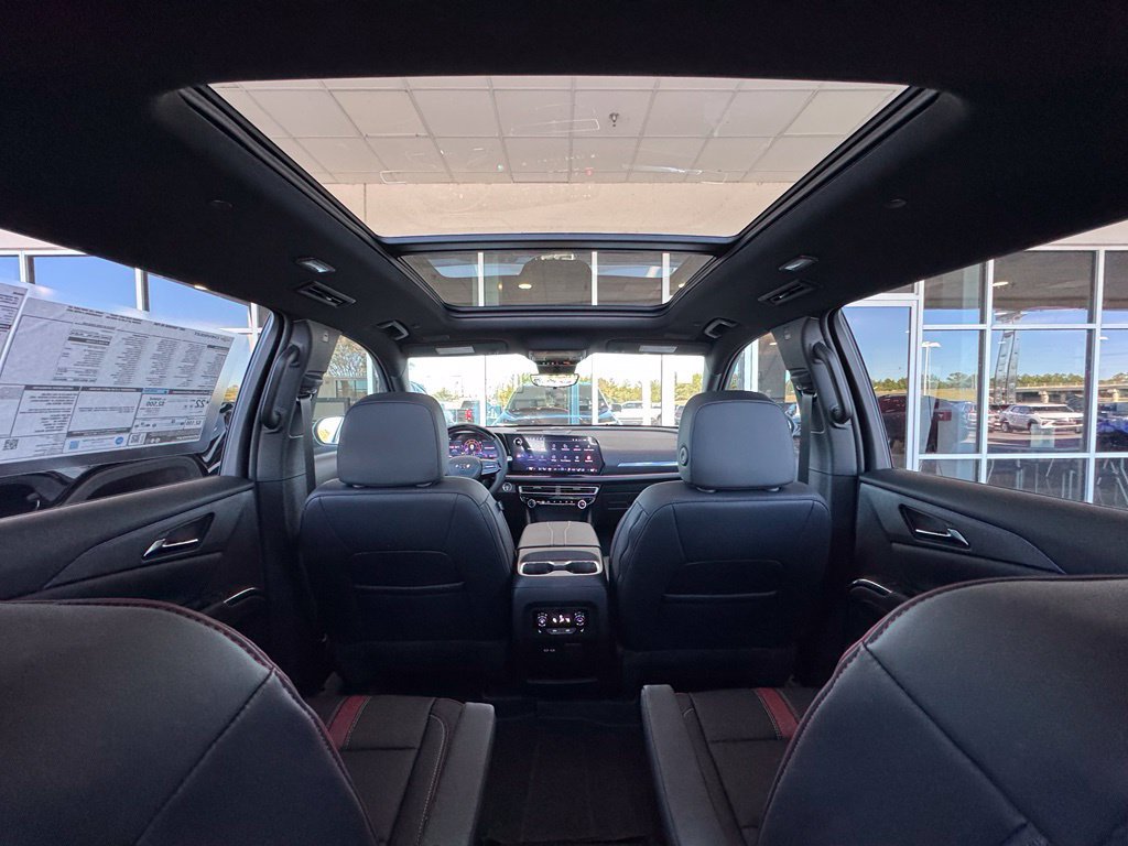 New 2027 Chevrolet Traverse RS w/ LPO, Floor Liner Package FWD image 4