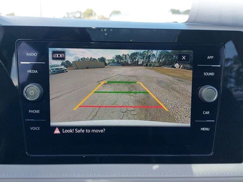 New 2026 Volkswagen Taos SE image 20