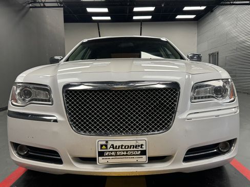 Used 2013 Chrysler 300 C image 6