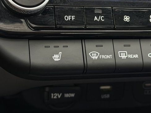 Used 2025 Hyundai Elantra SEL image 18