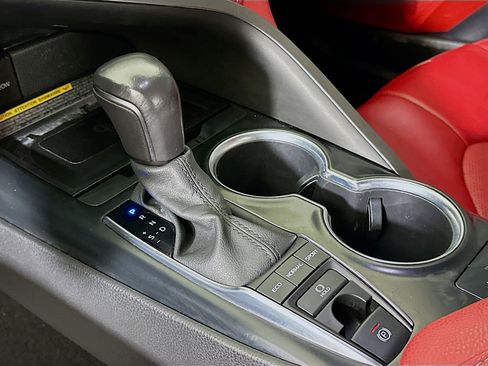 Used 2020 Toyota Camry XSE image 25