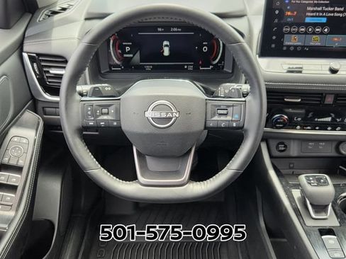 Used 2025 Nissan Rogue SL FWD image 11