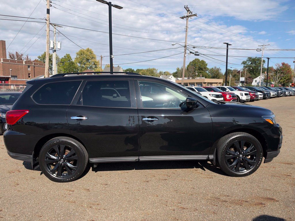 Used 2018 Nissan Pathfinder SL w/ Midnight Edition Package AWD/4WD image 4