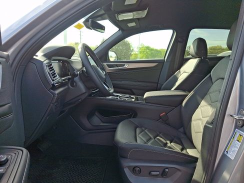 New 2026 Volkswagen Atlas Cross Sport SE AWD/4WD image 9