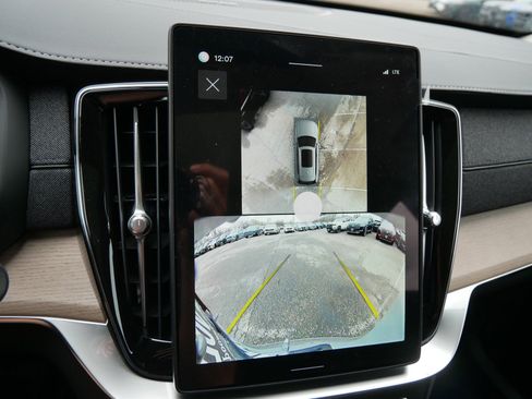 New 2026 Volvo XC90 B6 Plus w/ Protection Package Premier AWD/4WD image 10