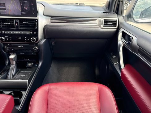 Used 2022 Lexus GX 460 Luxury w/ Sport Design Package AWD/4WD image 24