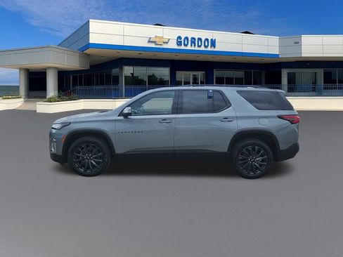 Certified 2023 Chevrolet Traverse RS FWD image 2