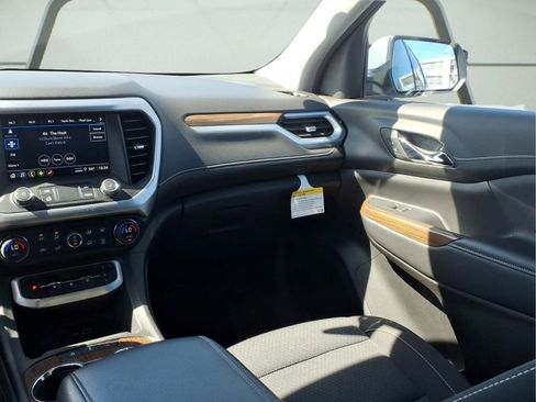 Certified 2023 GMC Acadia SLE w/ LPO, Floor Liner Package AWD/4WD image 12