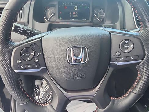 Used 2025 Honda Passport TrailSport image 29