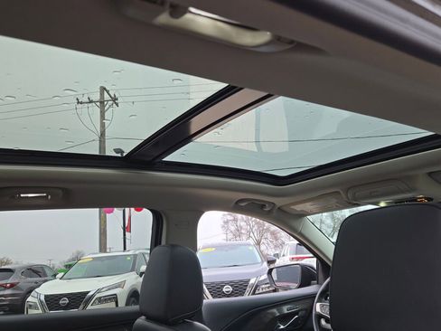 Used 2024 GMC Terrain Denali w/ Denali Premium Package image 9