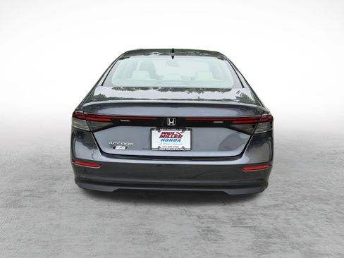 Used 2023 Honda Accord EX image 5