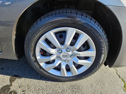 Used 2016 Nissan Sentra S image 7