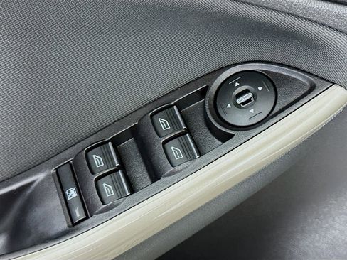 Used 2012 Ford Focus SEL FWD image 17