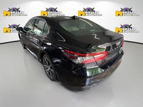 Used 2022 Toyota Camry XLE FWD image 6