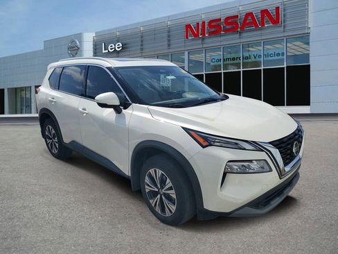 Used 2021 Nissan Rogue SV w/ Premium Package FWD image 1