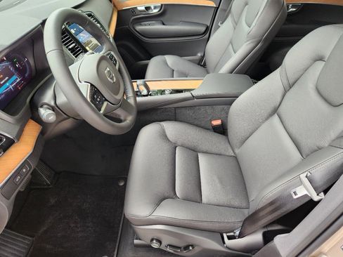 Used 2025 Volvo XC90 T8 Plus w/ Protection Package Premier image 16