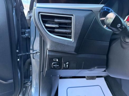 Used 2024 Nissan Altima 2.5 SV image 17