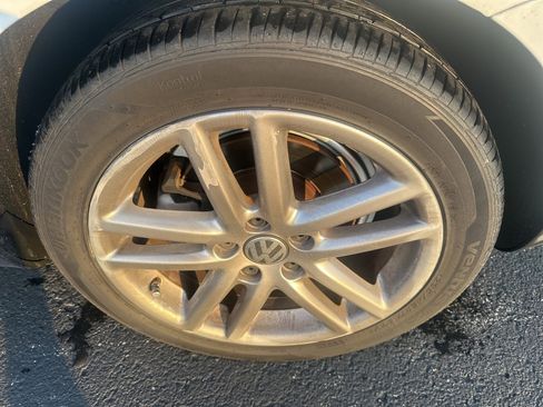 Used 2008 Volkswagen Passat Lux image 12