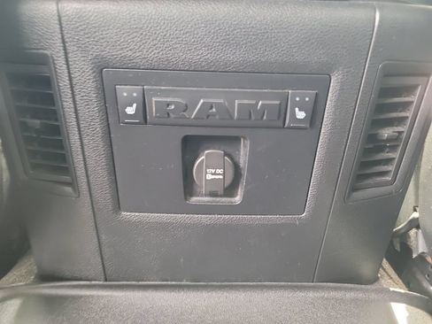 Used 2016 RAM 1500 Laramie w/ Convenience Group AWD/4WD image 17