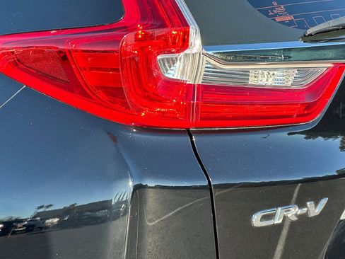 Used 2018 Honda CR-V LX image 12