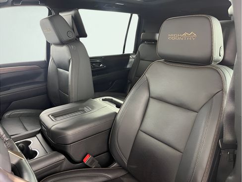 Used 2023 Chevrolet Suburban High Country w/ Advanced Technology Package AWD/4WD image 28