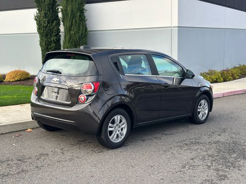 Used 2015 Chevrolet Sonic LT image 5