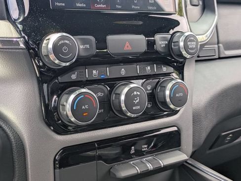 Used 2024 RAM 1500 Laramie AWD/4WD image 23